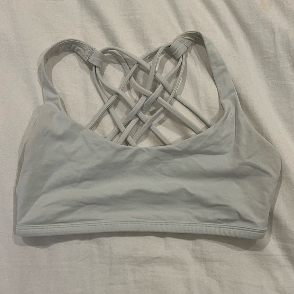 Lululemon Free to be wild bra size 6